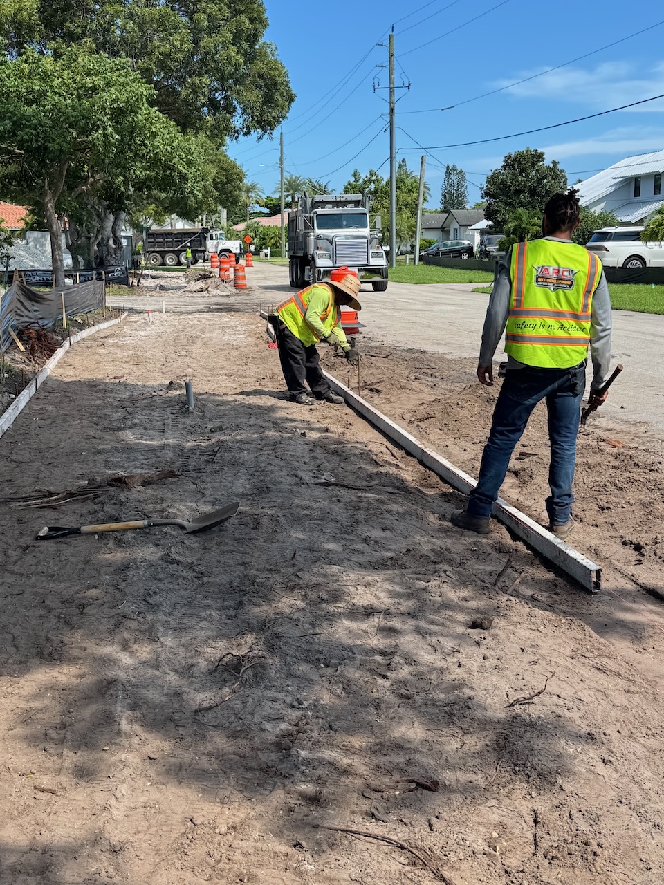 Crew setting forms for concrete construction